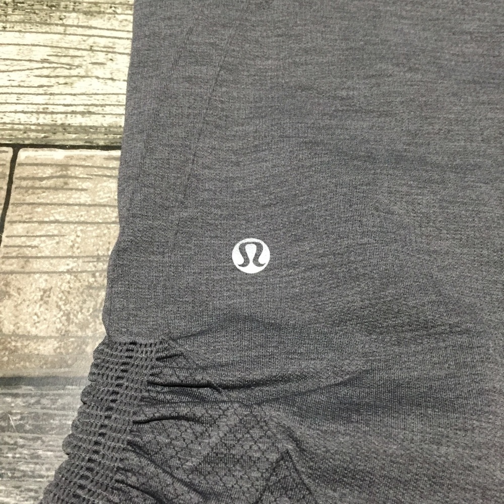 Lululemon Crop Leggings Women’s 10 (Inseam 16) Gray Ruffled Side Stretch. - Picture 9 of 9